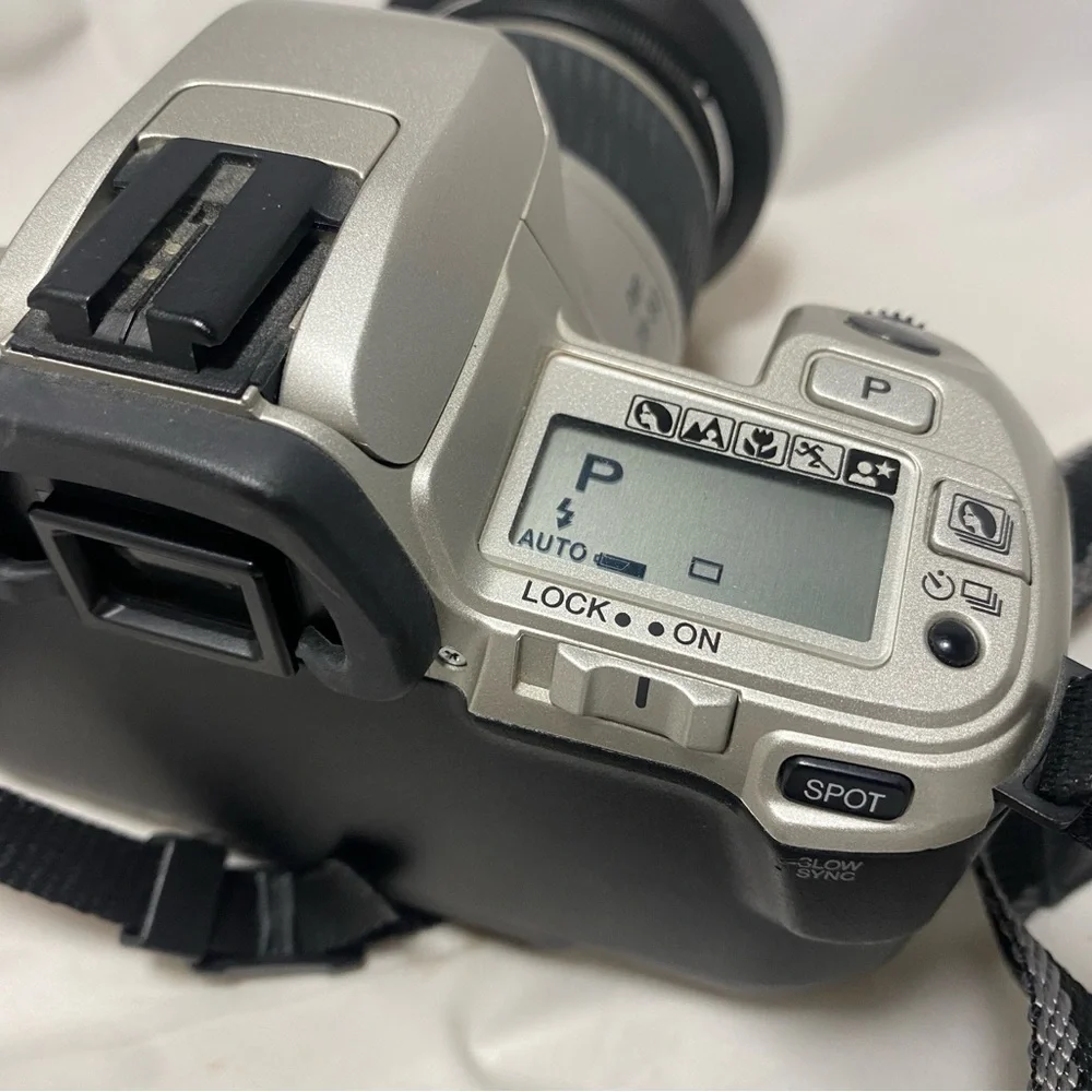 Minolta Maxxum Stsi 35mm Camera w/ 28-80mm Lens Working Used No Battery - Picture 3 of 7